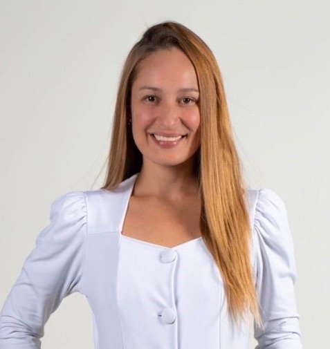 Retrato de Dra. Monique Xavier de Sousa